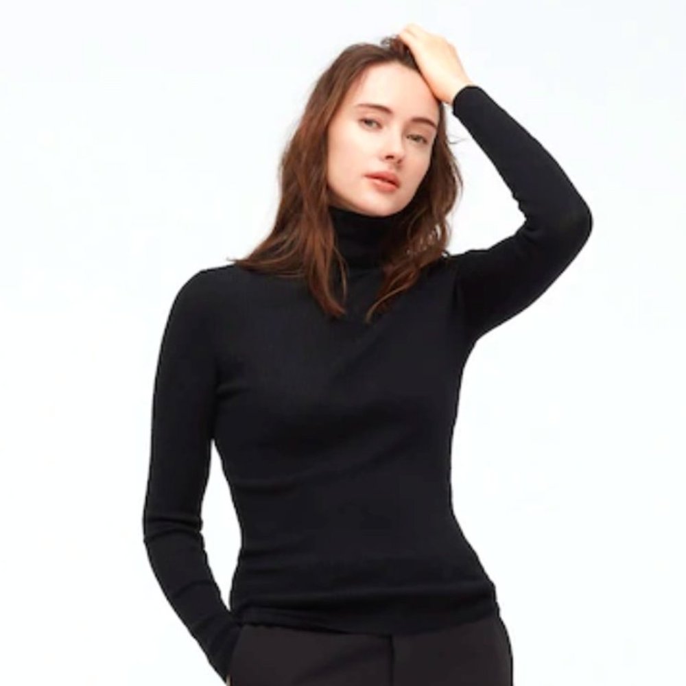 Uniqlo Small Extra Fine Merino Ribbed Turtleneck Sweater